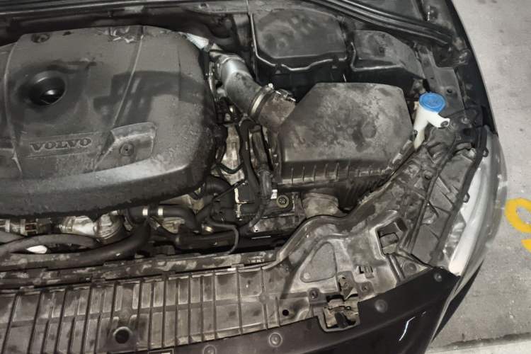 Used Volvo S60 2016 S60L T4 Zhiyuan Edition Engine Bay Left