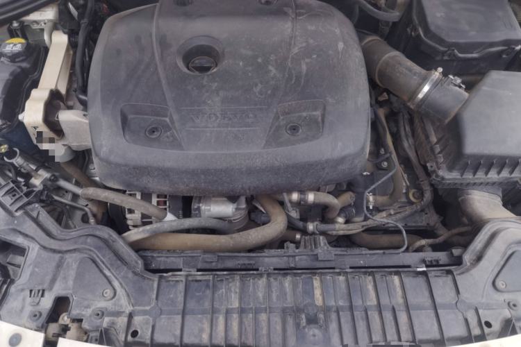 Used Volvo S60 2016 S60L T4 Zhiyuan Edition Engine Bay