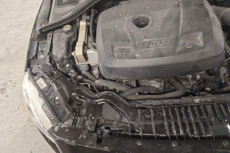 Used Volvo S60 2016 S60L T4 Zhiyuan Edition Engine Bay Right