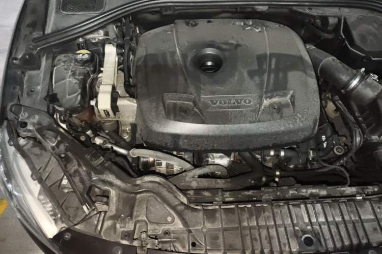 Used Volvo S60 2016 S60L T4 Zhiyuan Edition Engine Bay Right