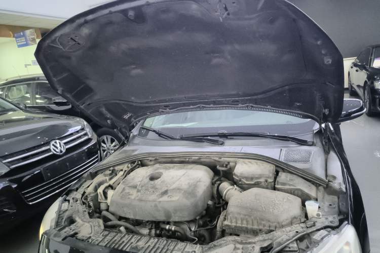 Used Volvo S60 2016 S60L T4 Zhiyuan Edition Engine Bay