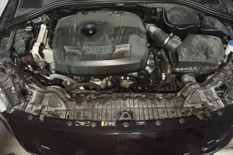 Used Volvo S60 2016 S60L T4 Zhiyuan Edition Engine Bay