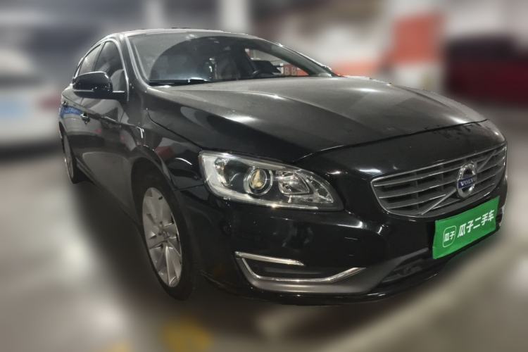 Used Volvo S60 2016 S60L T4 Zhiyuan Edition Front Right 45 Deg