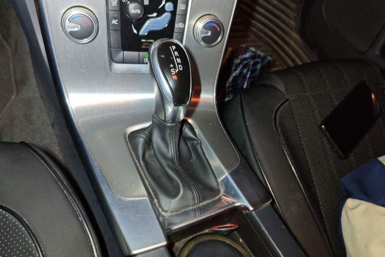 Used Volvo S60 2016 S60L T3 Smart Drive Edition Gear Lever