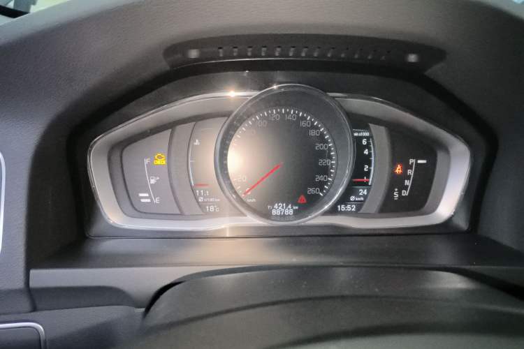Used Volvo S60 2016 S60L T4 Zhiyuan Edition Instrument Cluster