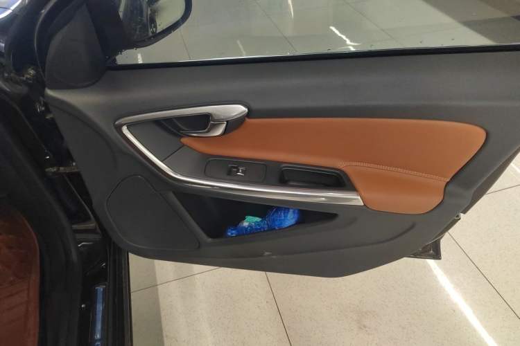 Used Volvo S60 2016 S60L T5 Intelligent Drive Edition Interior 5