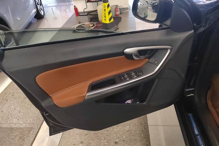 Used Volvo S60 2016 S60L T5 Intelligent Drive Edition Interior 7