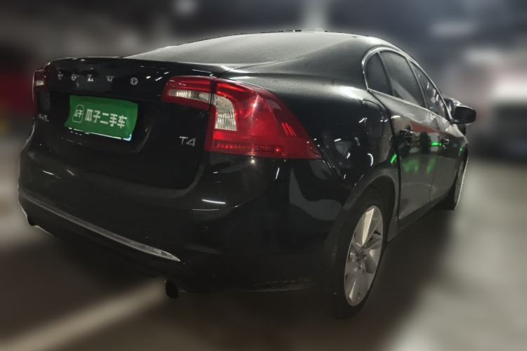 Used Volvo S60 2016 S60L T4 Zhiyuan Edition Rear Right 45 Deg