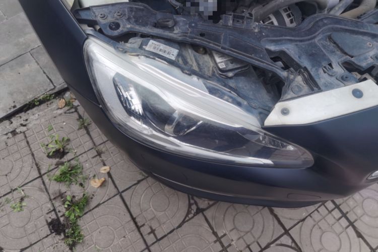 Used Volvo S60 2016 S60L T4 Zhiyuan Edition Right Front Headlight