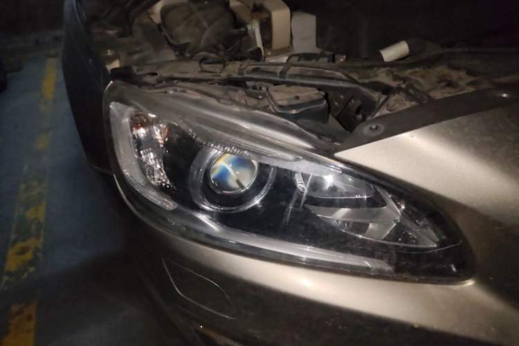 Used Volvo S60 2016 S60L T5 Intelligent Drive Edition Right Front Headlight