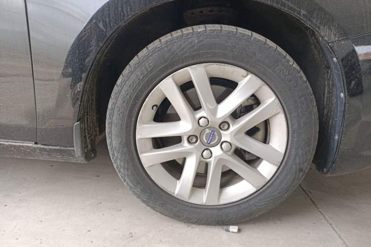 Used Volvo S60 2016 S60L T3 Smart Drive Edition Right Front Wheel Hub