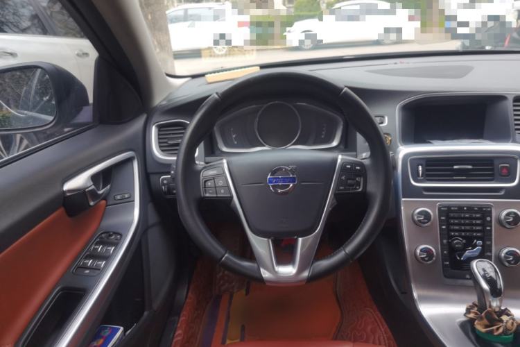 Used Volvo S60 2016 S60L T4 Zhiyuan Edition Steering Wheel