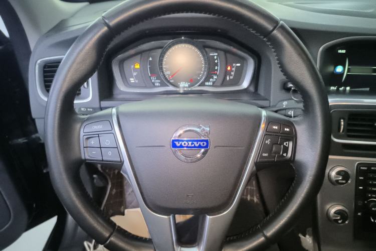 Used Volvo S60 2016 S60L T4 Zhiyuan Edition Steering Wheel