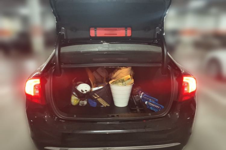 Used Volvo S60 2016 S60L T4 Zhiyuan Edition Trunk