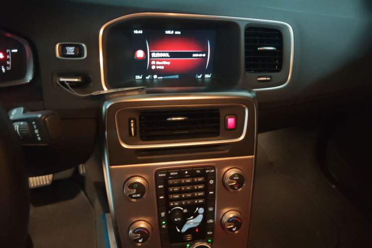 Used Volvo S60 2016 S60L T4 Zhiyuan Edition Audio And AC Panel