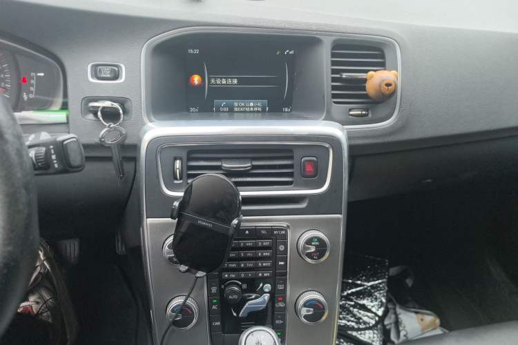 Used Volvo S60 2016 S60L T3 Smart Drive Edition Audio And AC Panel