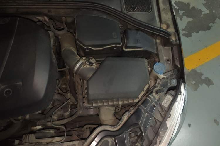 Used Volvo S60 2016 S60L T4 Zhiyuan Edition Engine Bay Left