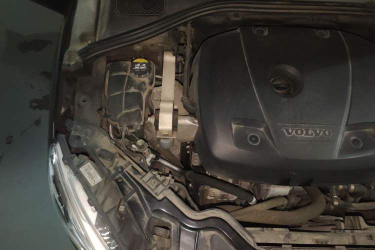Used Volvo S60 2016 S60L T4 Zhiyuan Edition Engine Bay Right