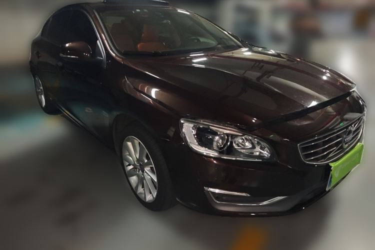 Used Volvo S60 2016 S60L T4 Zhiyuan Edition Front Right 45 Deg