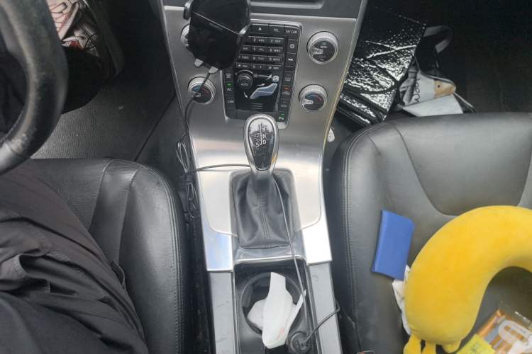 Used Volvo S60 2016 S60L T3 Smart Drive Edition Gear Lever