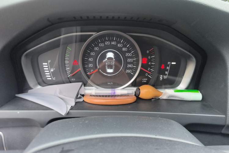Used Volvo S60 2016 S60L T3 Smart Drive Edition Instrument Cluster