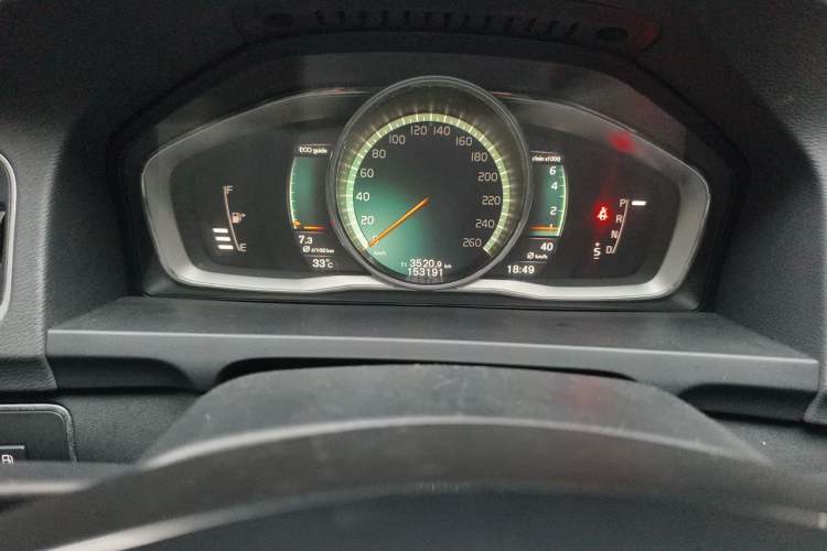 Used Volvo S60 2016 S60L T5 Intelligent Drive Edition Odometer Close Up