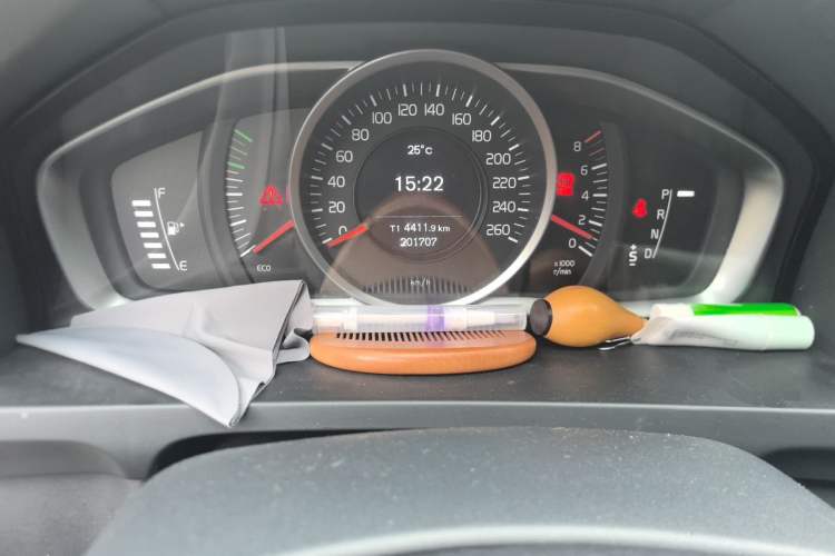 Used Volvo S60 2016 S60L T3 Smart Drive Edition Odometer Close Up