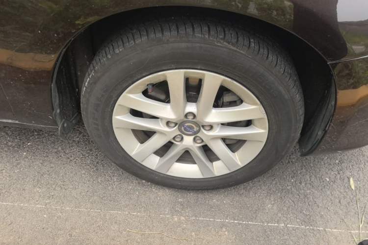 Used Volvo S60 2016 S60L T3 Smart Drive Edition Right Front Wheel Hub