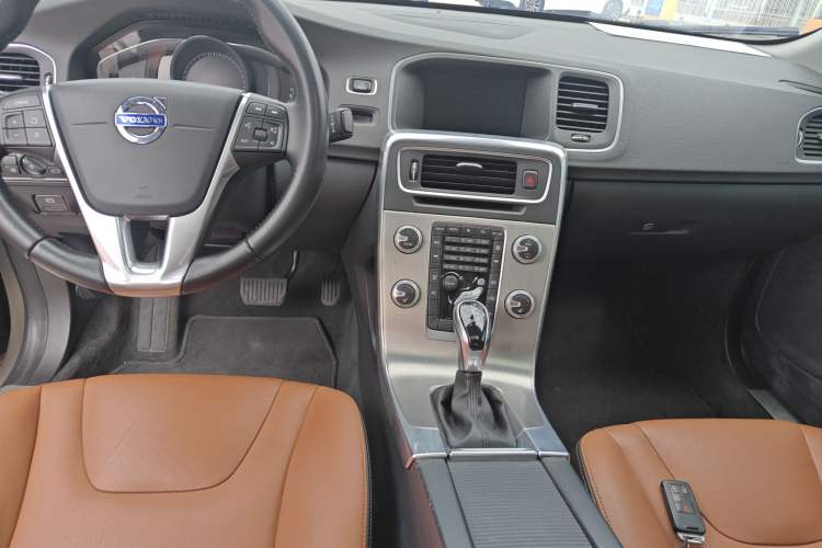 Used Volvo S60 2016 S60L T4 Zhiyuan Edition Audio And AC Panel