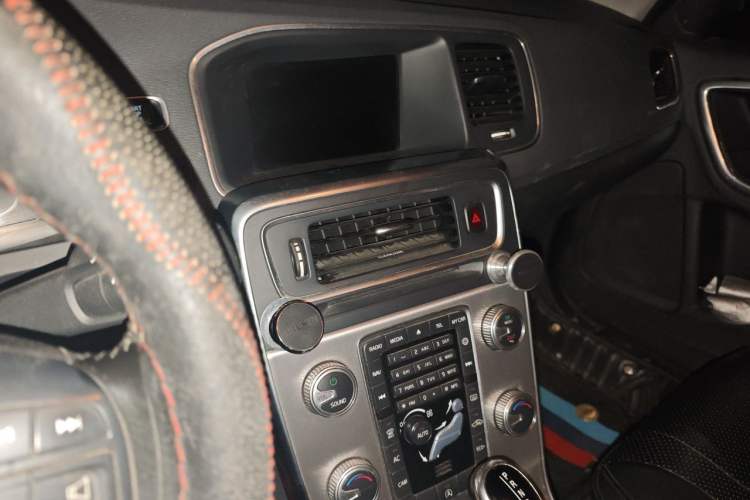 Used Volvo S60 2016 S60L T3 Smart Drive Edition Audio And AC Panel