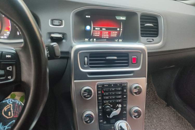 Used Volvo S60 2016 S60L T4 Zhiyuan Edition Audio And AC Panel