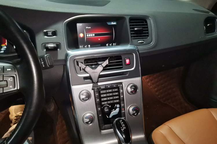 Used Volvo S60 2016 S60L T4 Zhiyuan Edition Audio And AC Panel