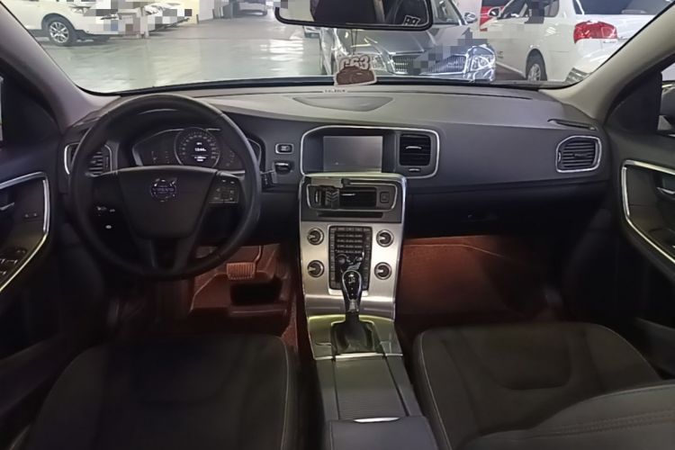 Used Volvo S60 2016 S60L T3 Smart Drive Edition Center Console