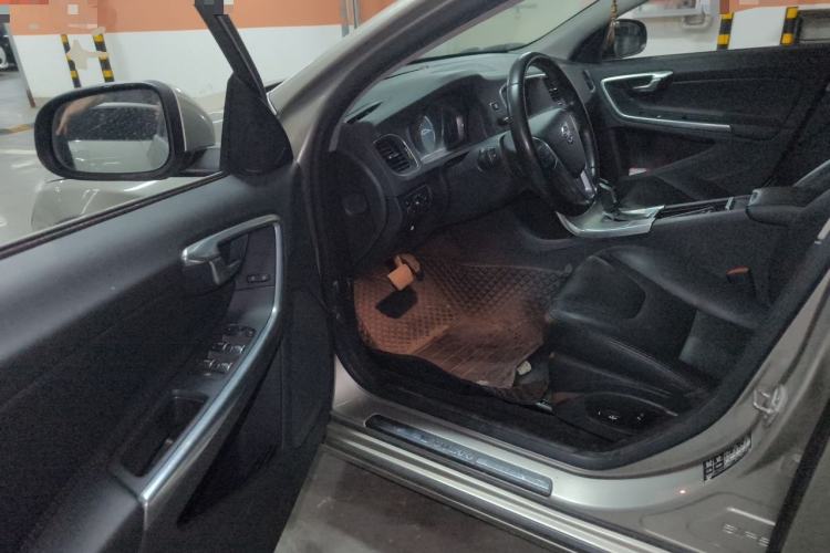 Used Volvo S60 2016 S60L T4 Zhiyuan Edition Driver Seat