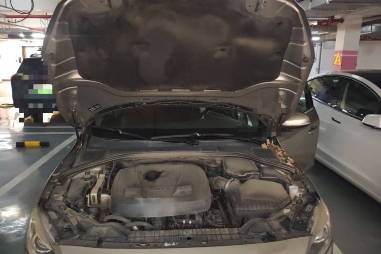 Used Volvo S60 2016 S60L T4 Zhiyuan Edition Engine Bay
