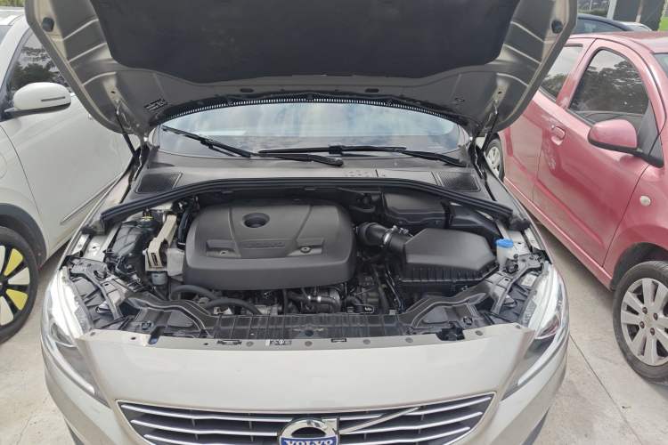 Used Volvo S60 2016 S60L T4 Zhiyuan Edition Engine Bay