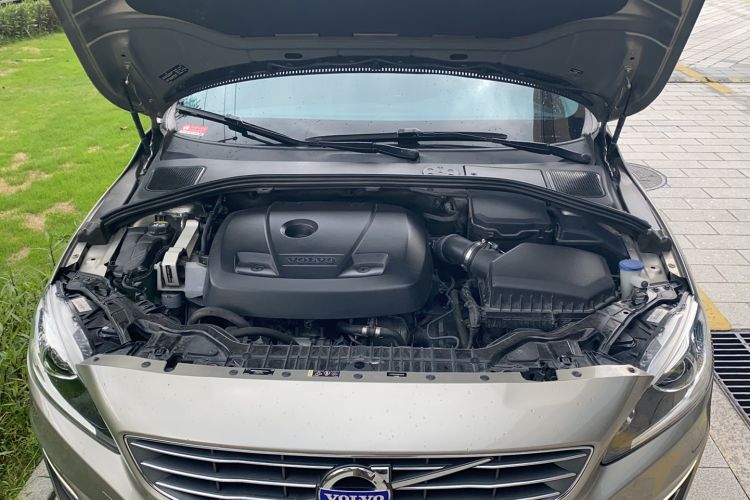 Used Volvo S60 2016 S60L T4 Zhiyuan Edition Engine Bay