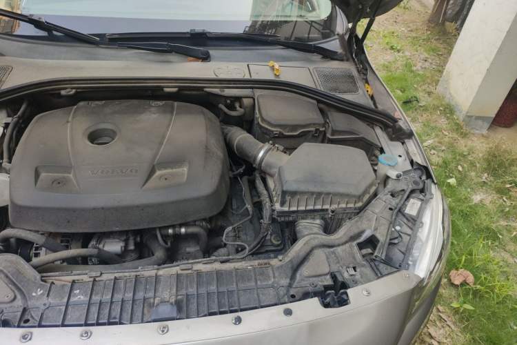 Used Volvo S60 2016 S60L T4 Zhiyuan Edition Engine Bay Left