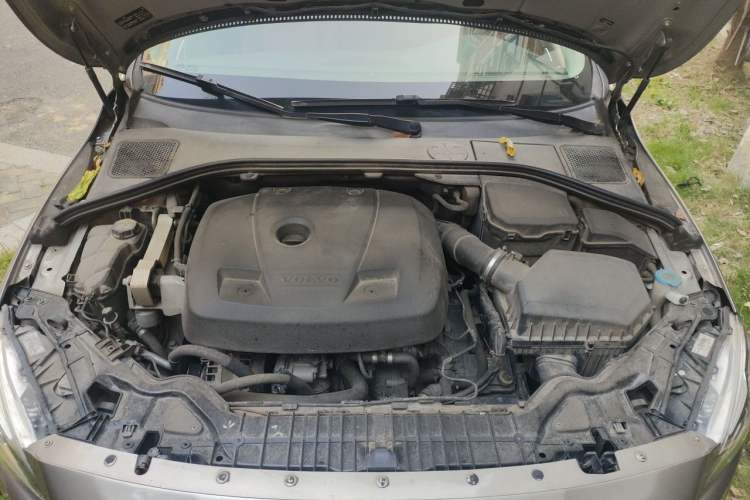 Used Volvo S60 2016 S60L T4 Zhiyuan Edition Engine Bay