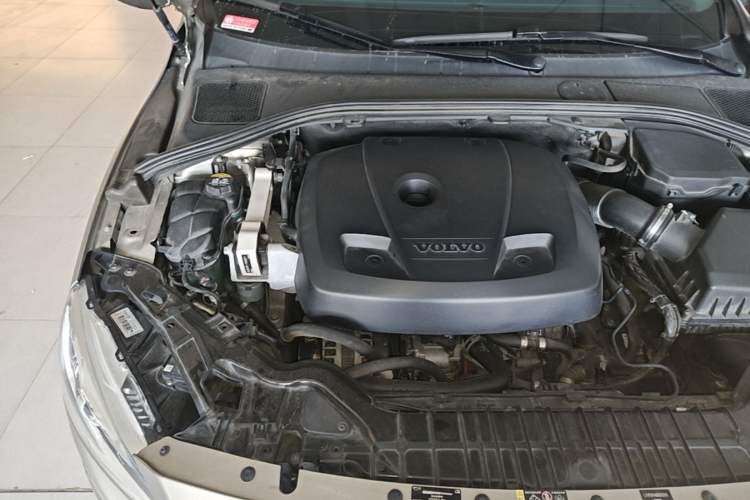 Used Volvo S60 2016 S60L T4 Zhiyuan Edition Engine Bay Right