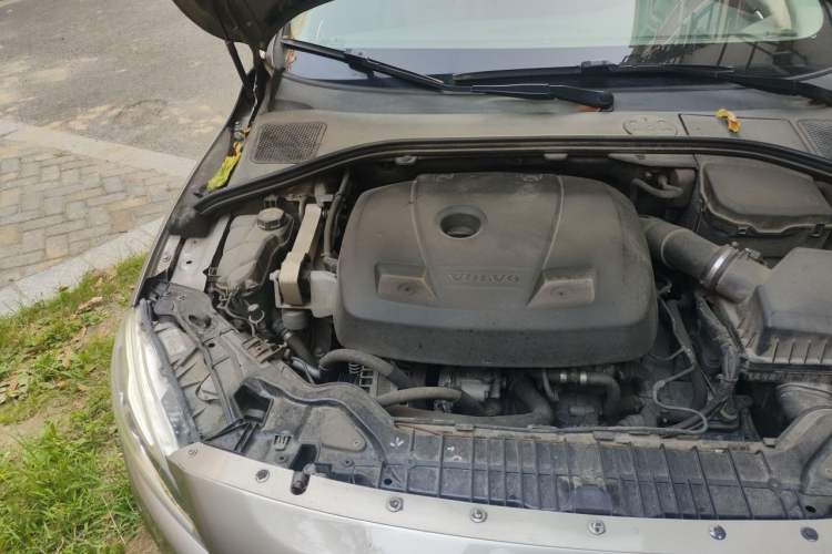 Used Volvo S60 2016 S60L T4 Zhiyuan Edition Engine Bay Right