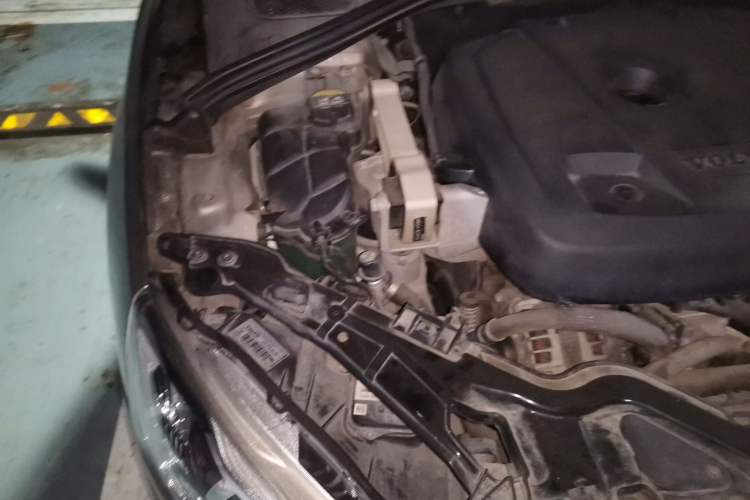 Used Volvo S60 2016 S60L T4 Zhiyuan Edition Engine Bay Right