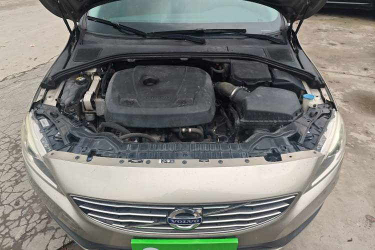 Used Volvo S60 2016 S60L T4 Zhiyuan Edition Engine Bay