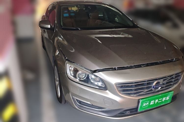 Used Volvo S60 2016 S60L T4 Zhiyuan Edition Front Right 45 Deg