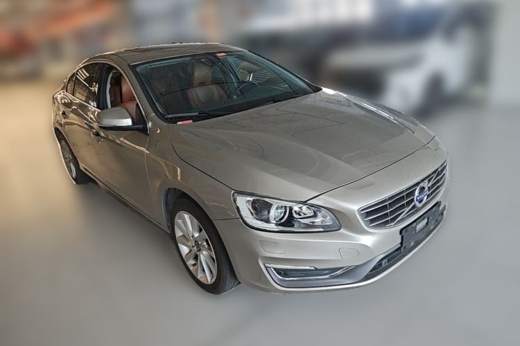 Used Volvo S60 2016 S60L T4 Zhiyuan Edition Front Right 45 Deg