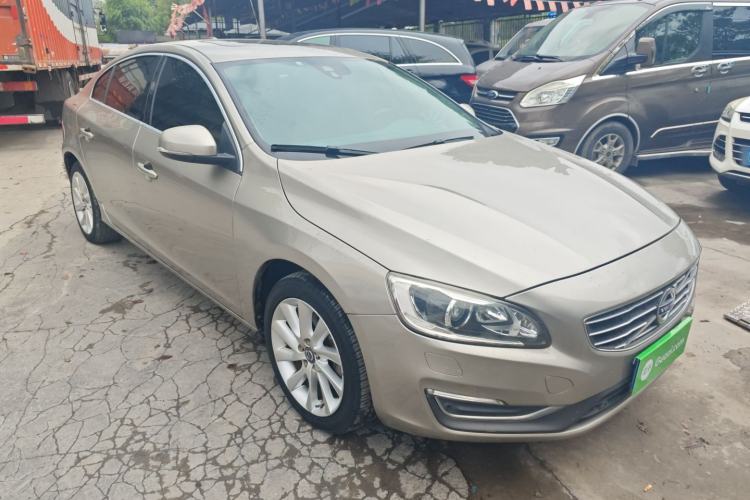 Used Volvo S60 2016 S60L T4 Zhiyuan Edition Front Right 45 Deg