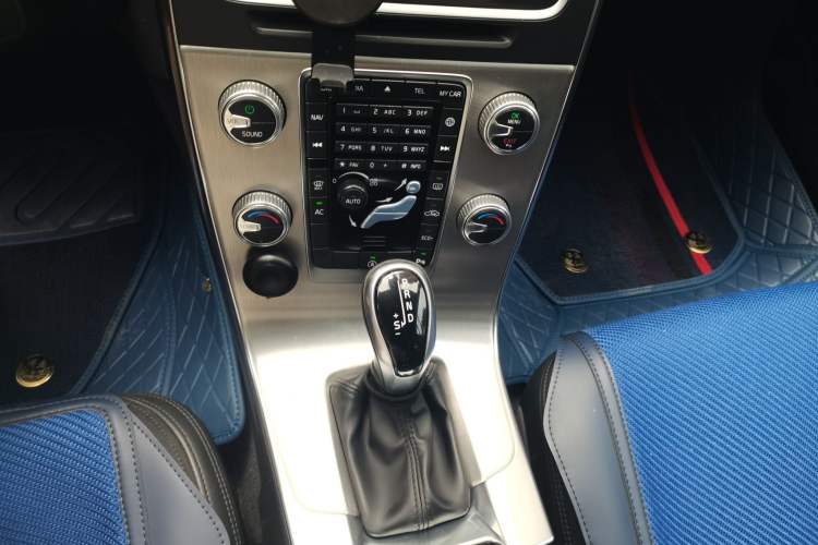 Used Volvo S60 2016 S60L T3 Smart Drive Edition Gear Lever