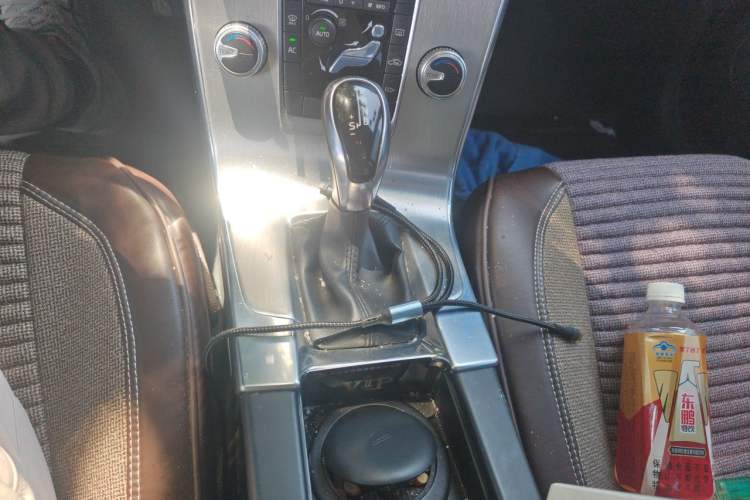 Used Volvo S60 2016 S60L T3 Smart Drive Edition Gear Lever