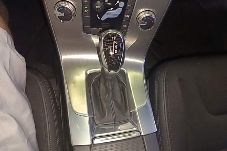 Used Volvo S60 2016 S60L T3 Smart Drive Edition Gear Lever