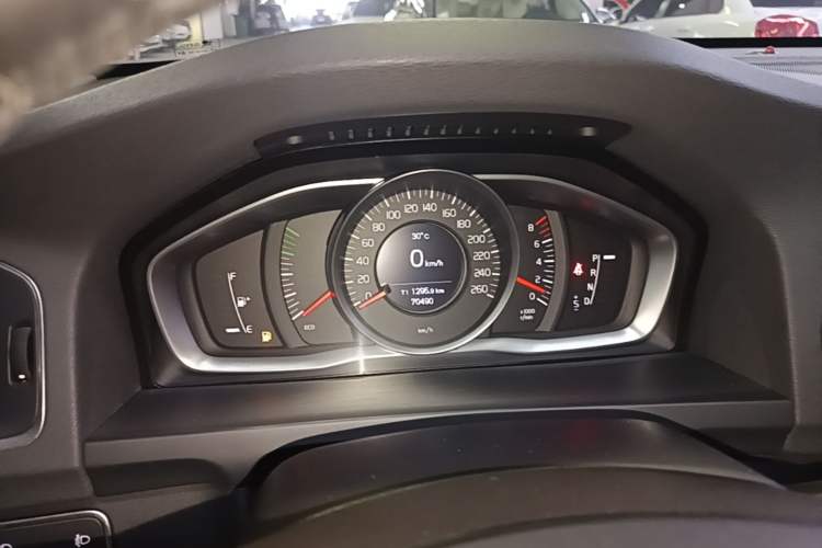 Used Volvo S60 2016 S60L T3 Smart Drive Edition Instrument Cluster